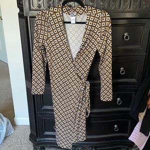 Diane Von Furstenberg Geometric Print Jersey Wrap Dress size 8